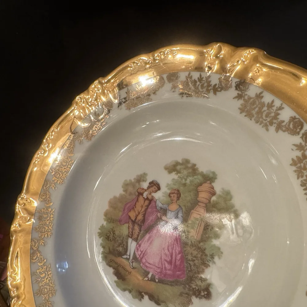 Vtg Bavaria Germany Heavy Gold Gilt FragonardStyle Plate Bowl 9.5” WalkingCouple